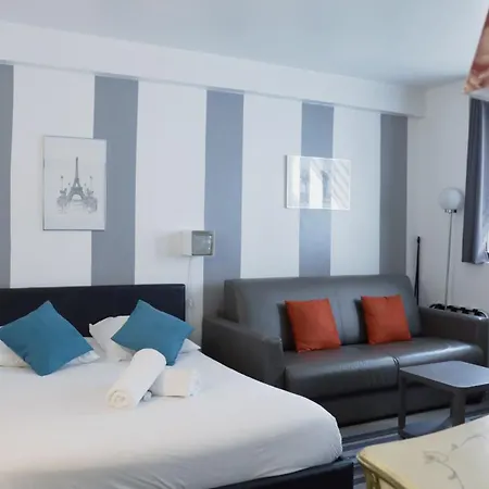 Flat Steps From Trocadero Square Apartman *